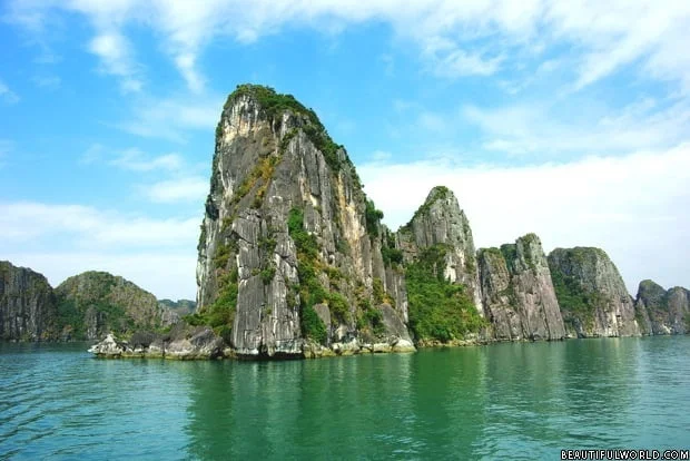ha-long-bay-vietnam