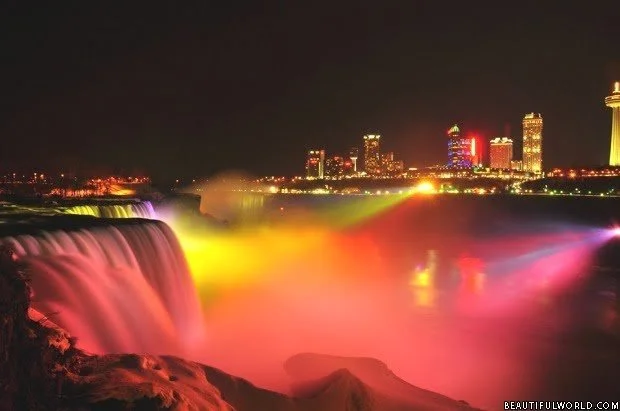 niagara-falls-light-show