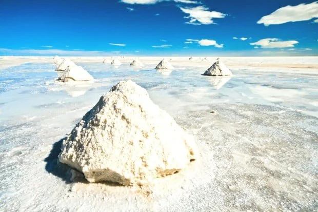 salt mountains salar de uyuni salt mountains salar de uyuni