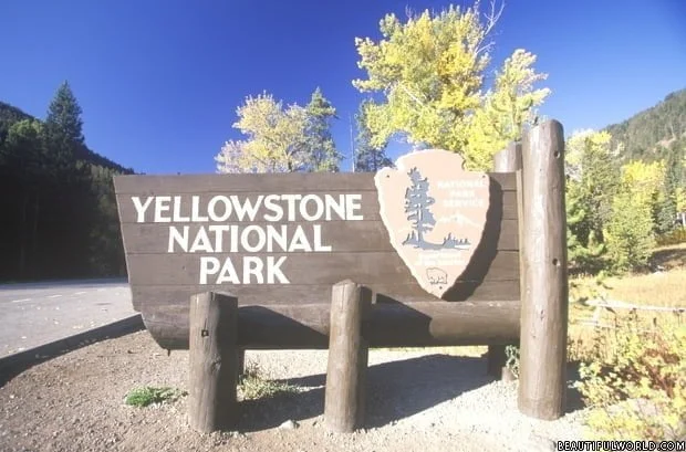 sign-for-yellowstone-national-park
